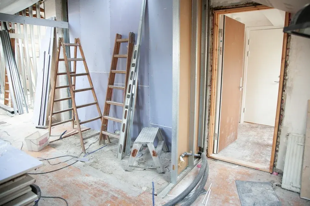 Lock up stage construction with cost saving considerations