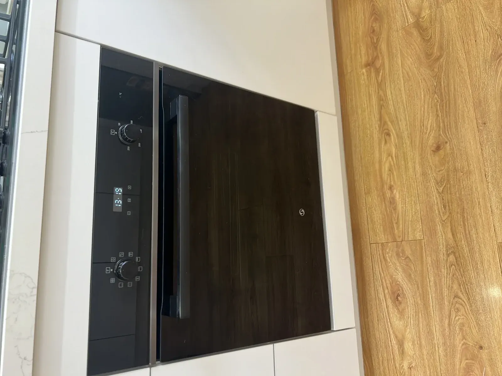 Oven and cooktop operated during a rental kitchen standard check